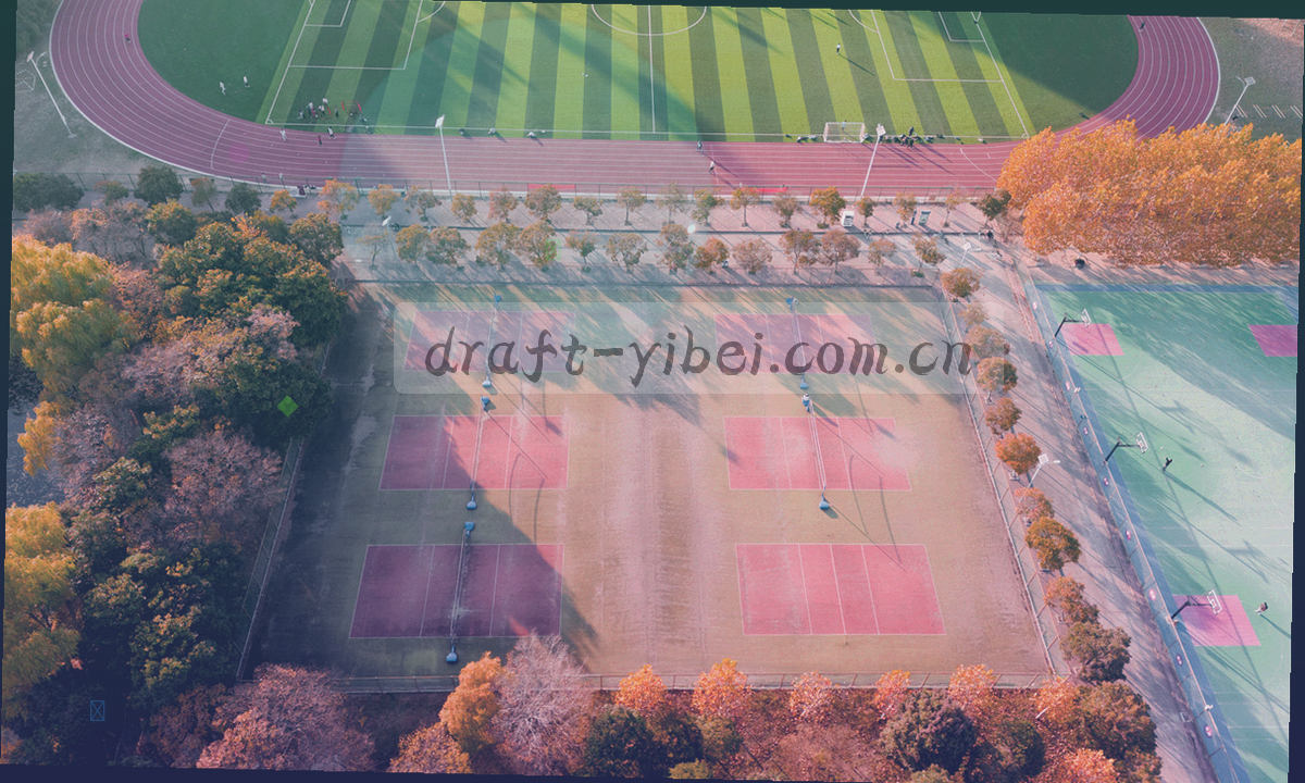 左右并列的两块阵容面板，中间以暖橙箭头与变化标记连接